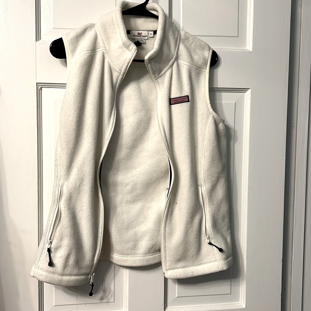 Vineyard vines fleece vest
